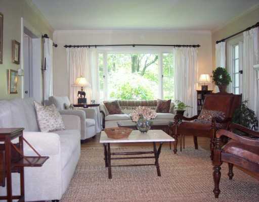 48 Bay Road Barrington, RI 02806 - Photo 2 of 7 Living Room.