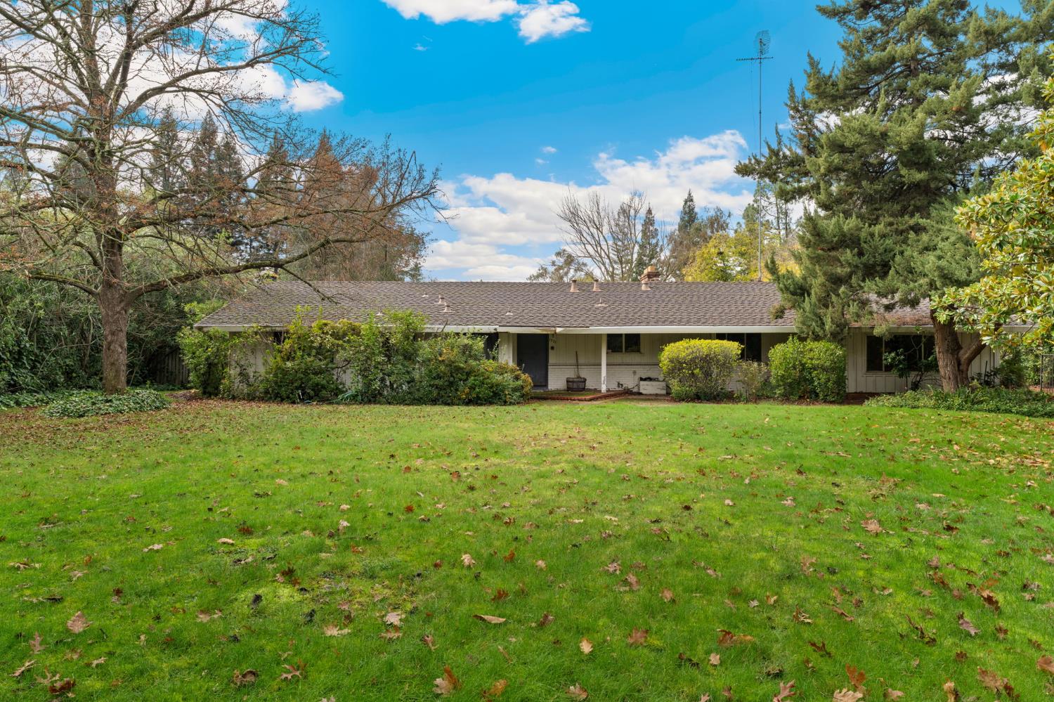 1831 Maple Glen Road Sacramento, CA 95864 - Photo 3 of 18