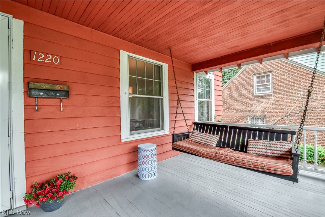 1220 Yellowstone Road Cleveland Heights, OH 44121 - Photo 3 of 34