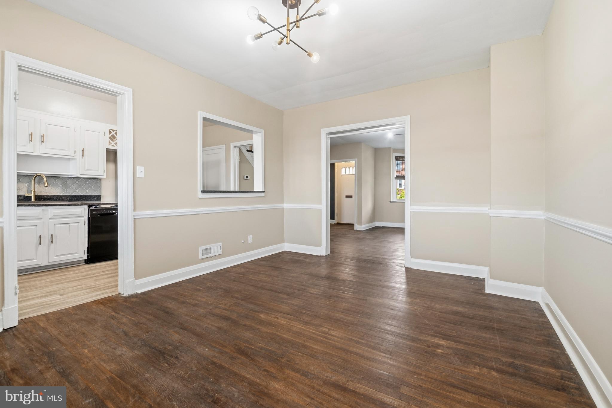 1543 Sheffield Road Baltimore, MD 21218 - Photo 9 of 28 Dining room