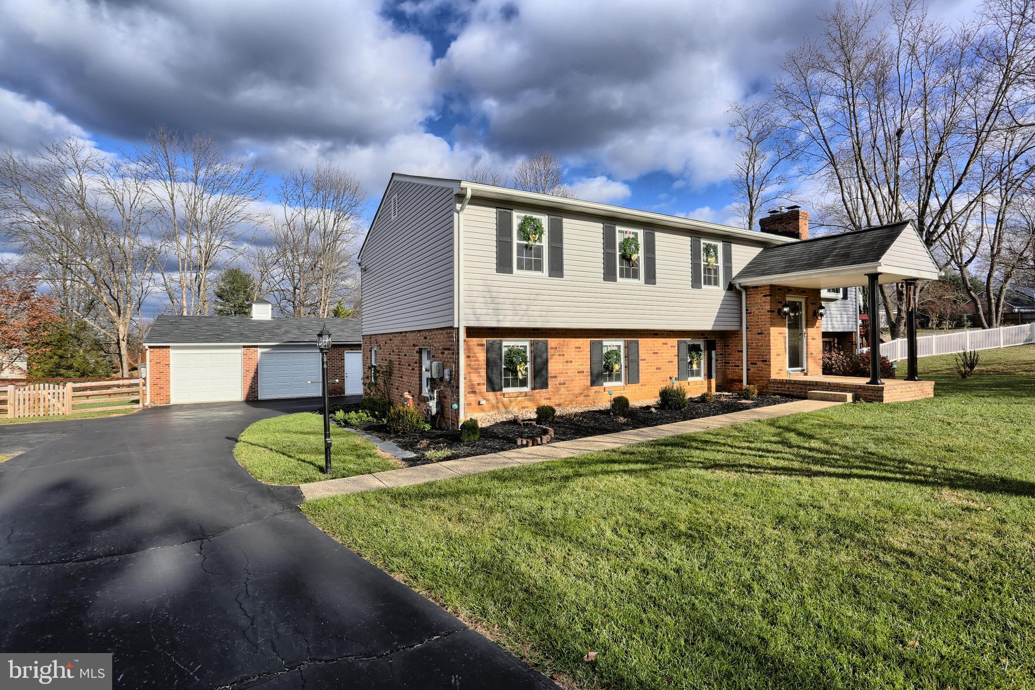403 Fieldstone Court Fallston, MD 21047 - Photo 3 of 58 Gallery Image 3