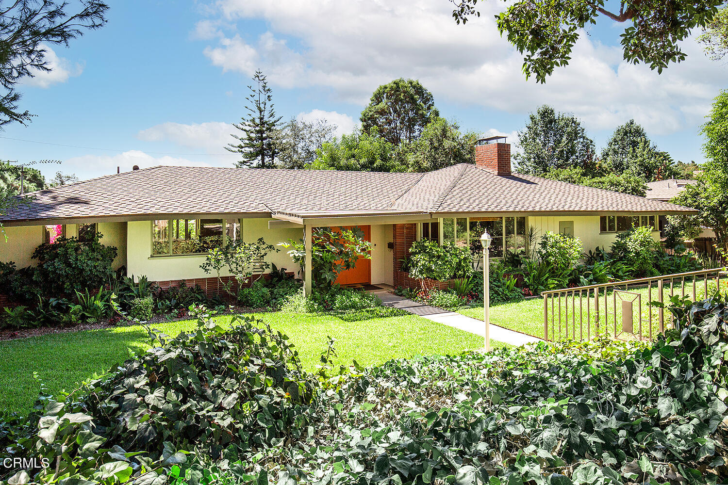 3880 Hampton Road Pasadena, CA 91107 - Photo 2 of 32 a view of a house with a yard and garden
