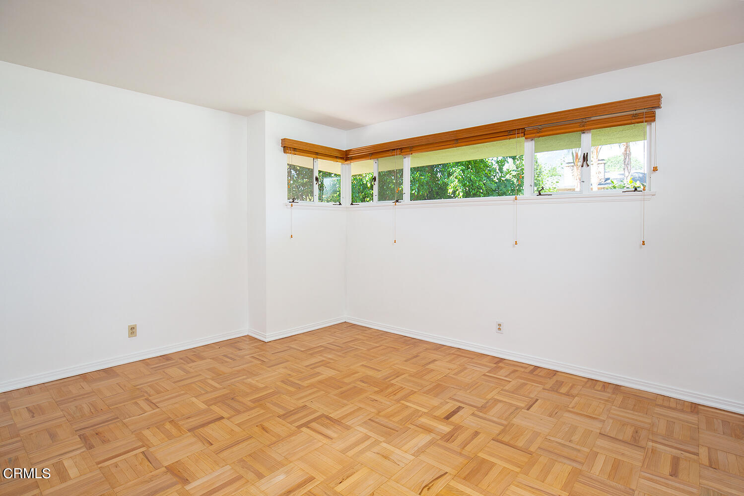 3880 Hampton Road Pasadena, CA 91107 - Photo 19 of 32 a view of empty room with wooden floor