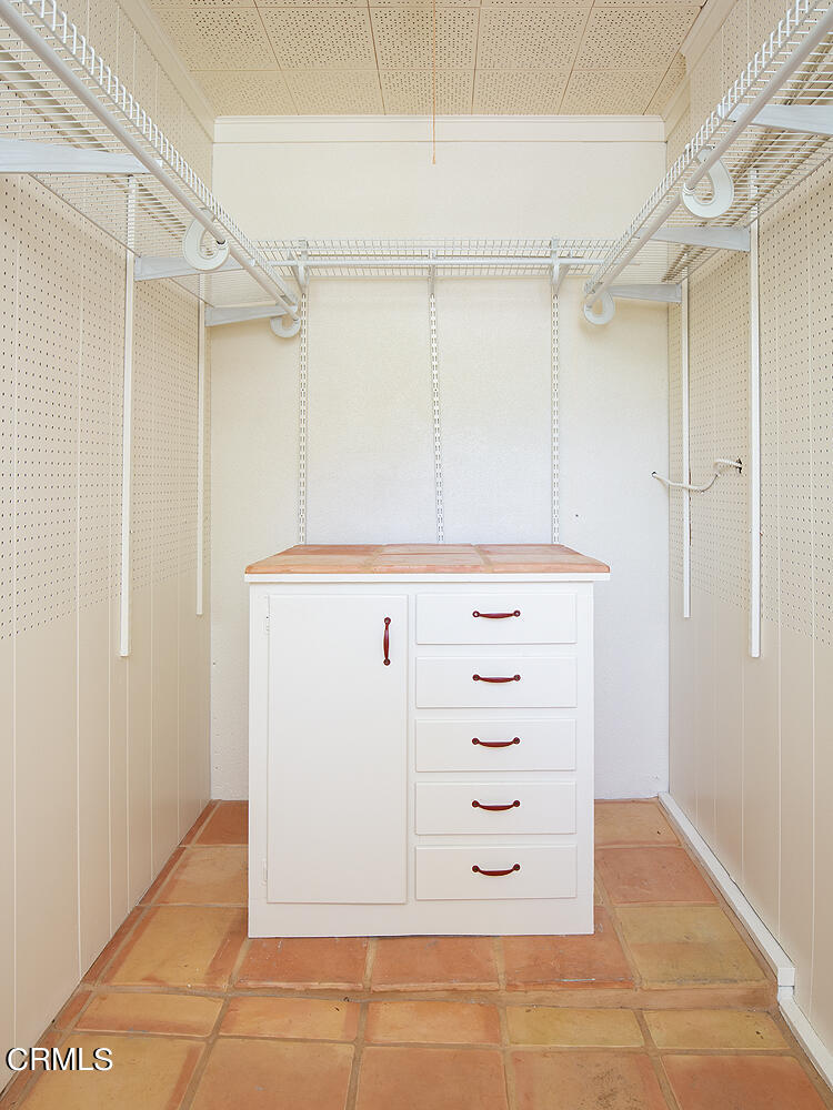 3880 Hampton Road Pasadena, CA 91107 - Photo 30 of 32 a view of an empty walk in closet