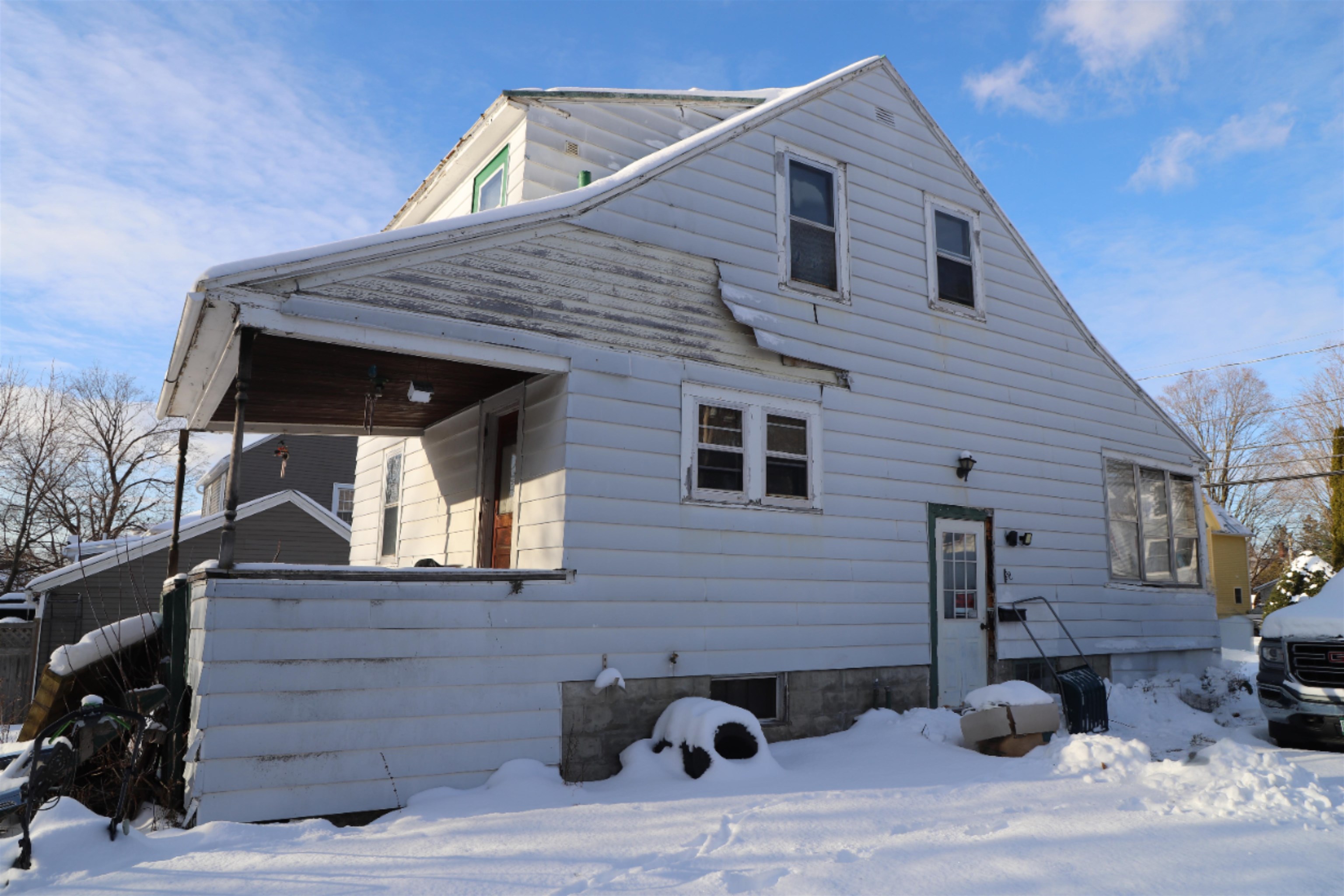 14 Upper Newton Street St. Albans, VT 05478 - Photo 3 of 34