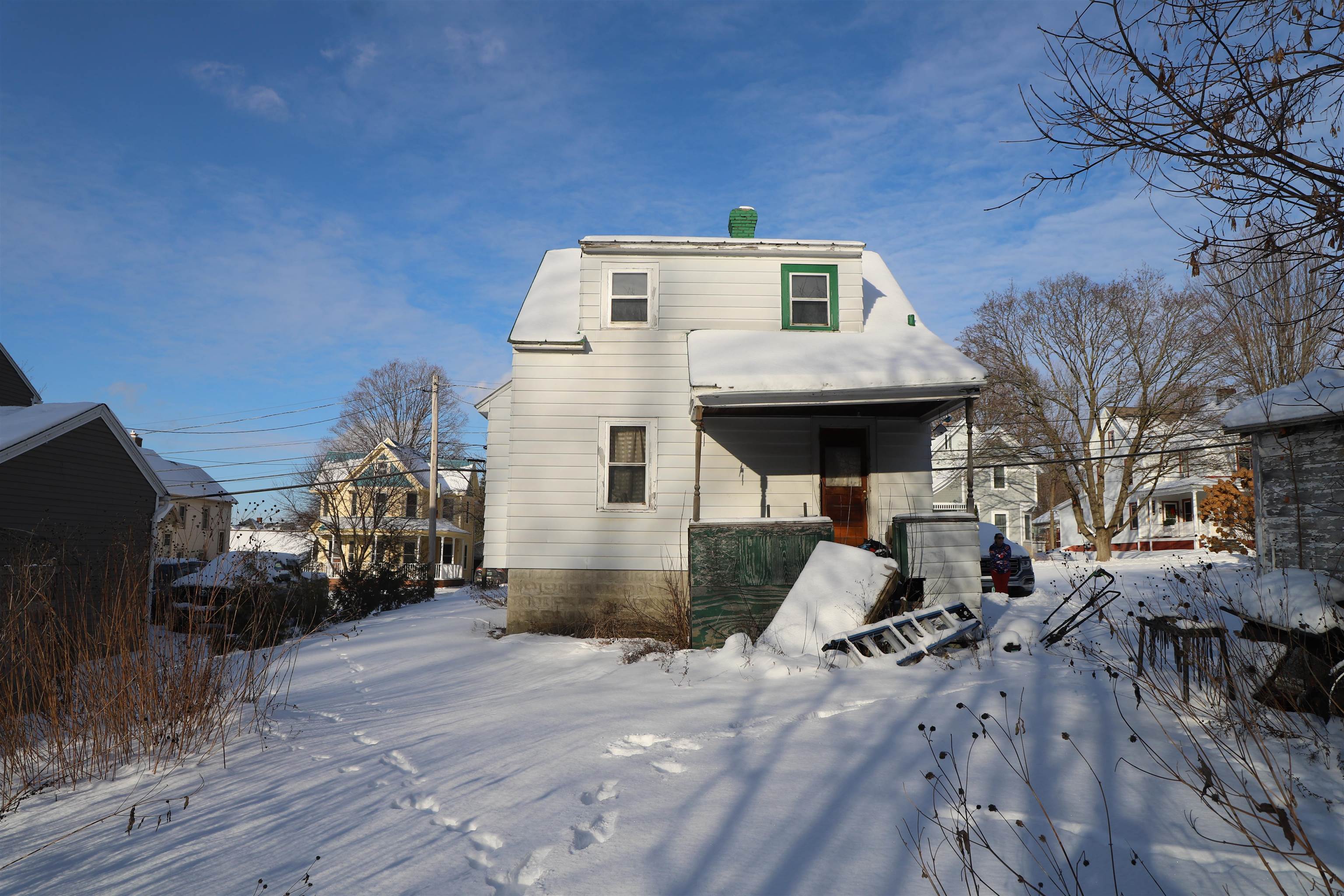 14 Upper Newton Street St. Albans, VT 05478 - Photo 4 of 34