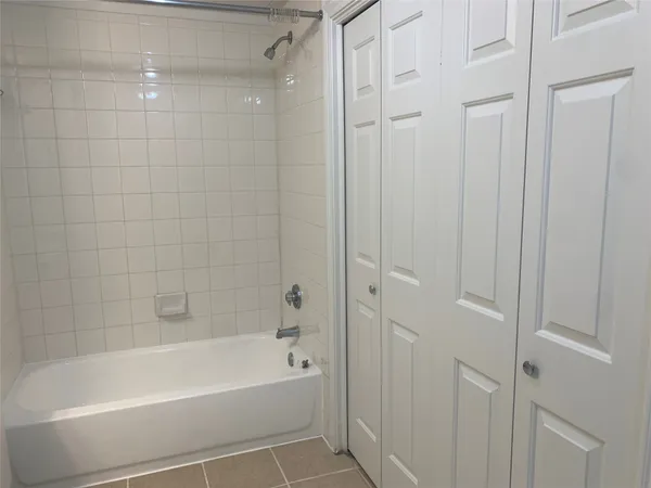 $1,150 | 2320 Gracy Farms Lane, Unit 1134, Austin, TX 78758