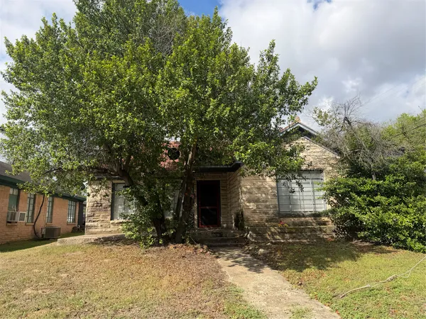 $1,300 | 511 Bowser Street, Rockdale, TX 76567