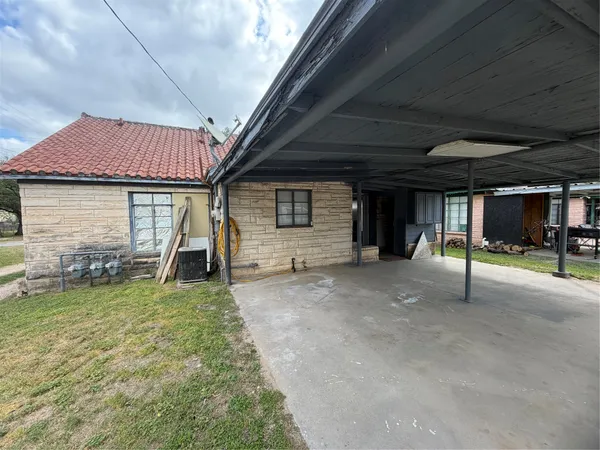 $1,300 | 511 Bowser Street, Rockdale, TX 76567