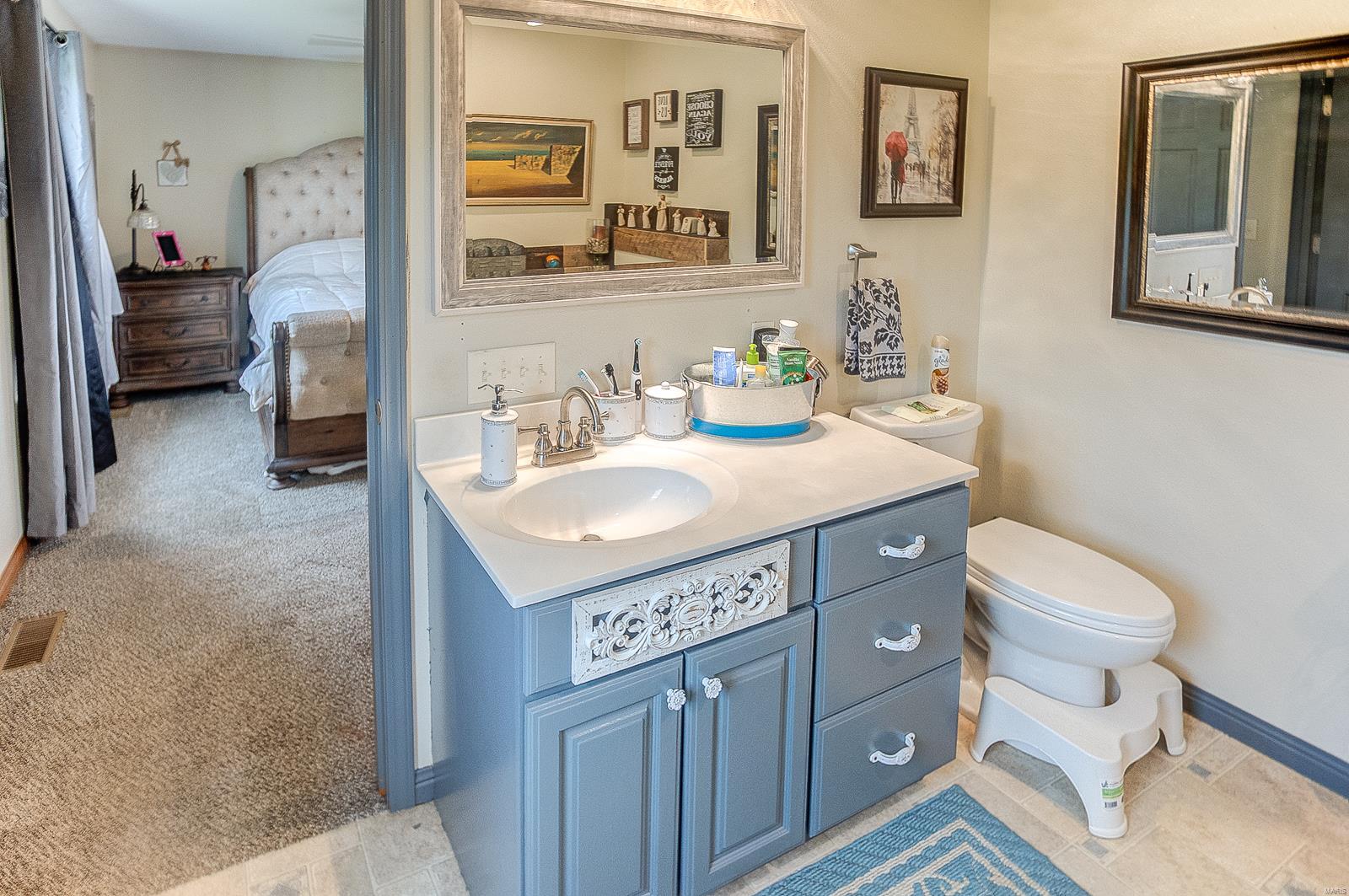 33298 Kane Road Medora, IL 62063 - Photo 13 of 38