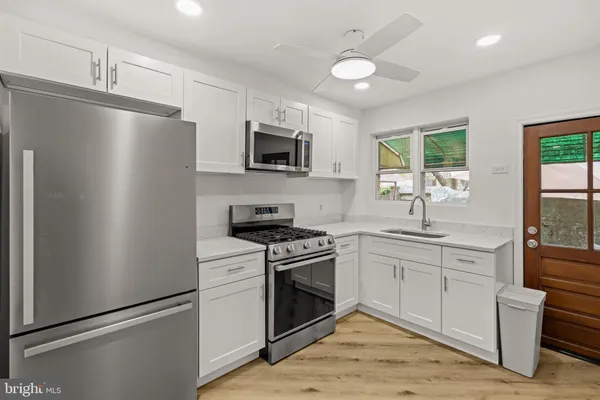 $2,400 | 1228 Latona Street, Philadelphia, PA 19147