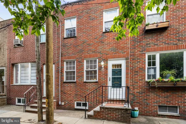 $2,400 | 1228 Latona Street, Philadelphia, PA 19147