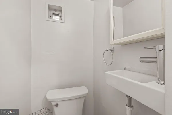 $2,400 | 1228 Latona Street, Philadelphia, PA 19147