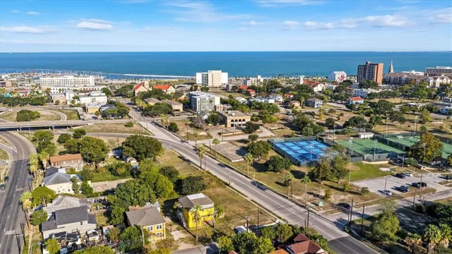 $65,000 | 322 King Street, Corpus Christi, TX 78401