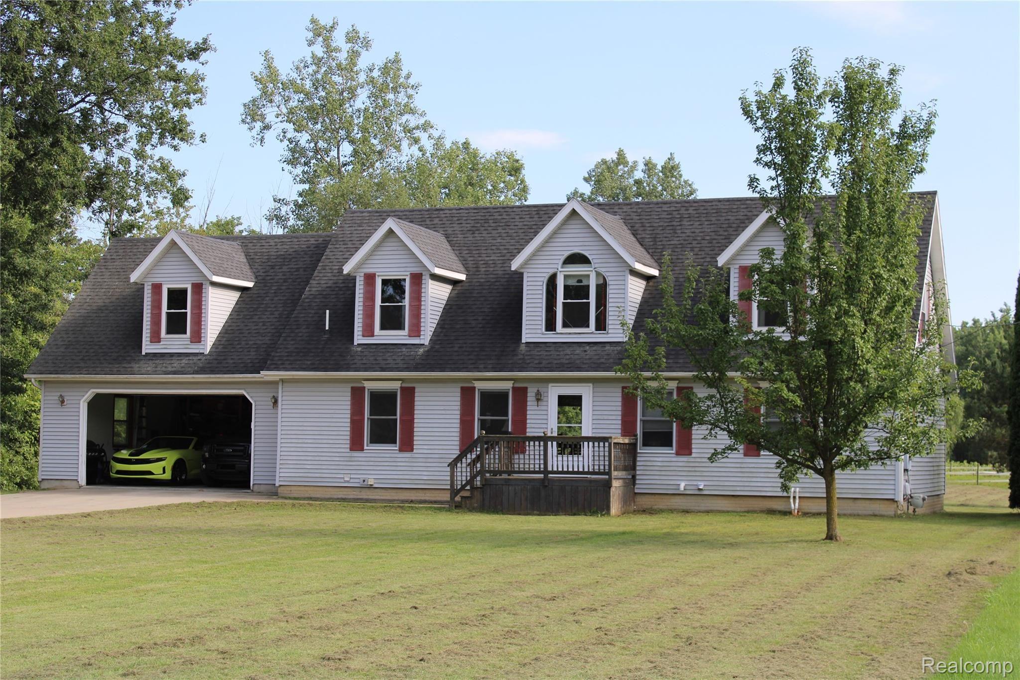 7203 Coldwater Road Flushing, MI 48433 - Photo 6 of 72 IMG_1537.JPG