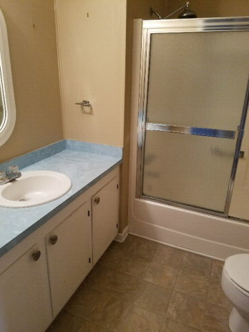 26442 Marina Road Orange Beach, AL 36561 - Photo 7 of 7 guest bath