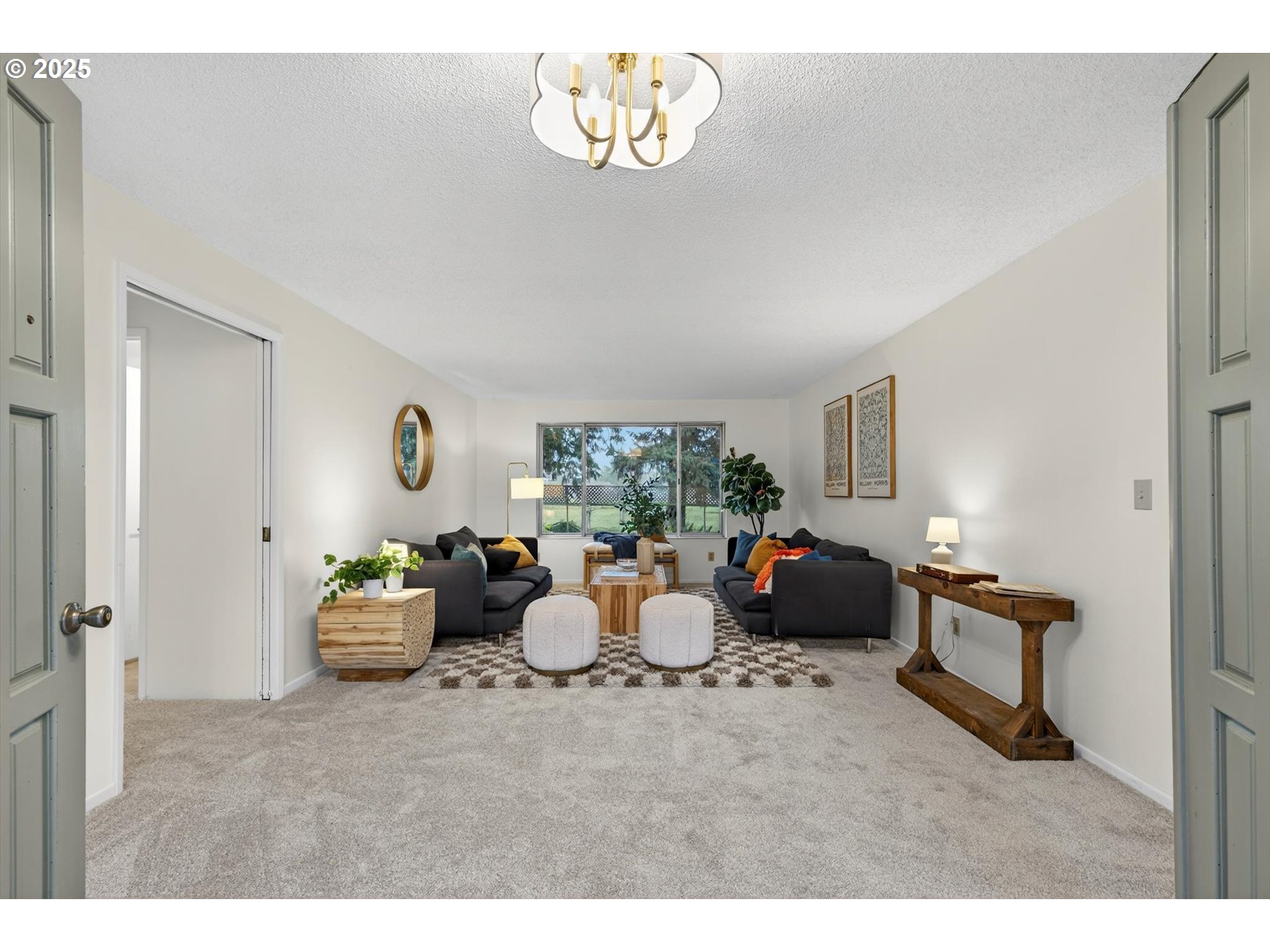 1204 North Elliott Road Newberg, OR 97132 - Photo 4 of 32 a living room with furniture and a window