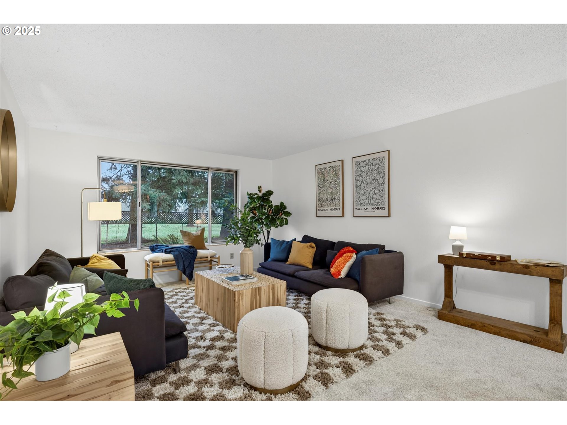 1204 North Elliott Road Newberg, OR 97132 - Photo 6 of 32 a living room with furniture potted plant and a window
