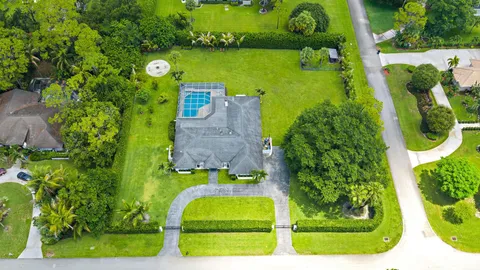 $2,295,000 | 14039 Greentree Trail, Wellington, FL 33414