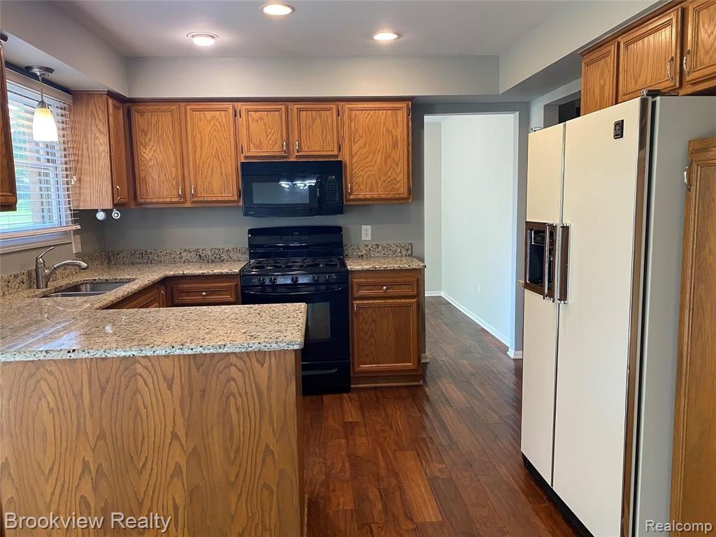 373 Drexelgate Parkway Rochester Hills, MI 48307 - Photo 8 of 35