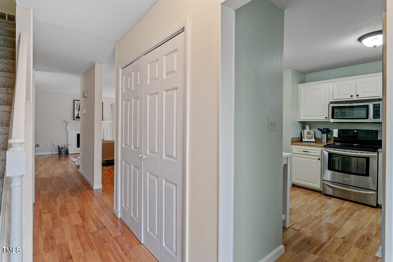 5438 Pine Top Circle Raleigh, NC 27612 - Photo 2 of 15 5438 Pine Top Circle_06