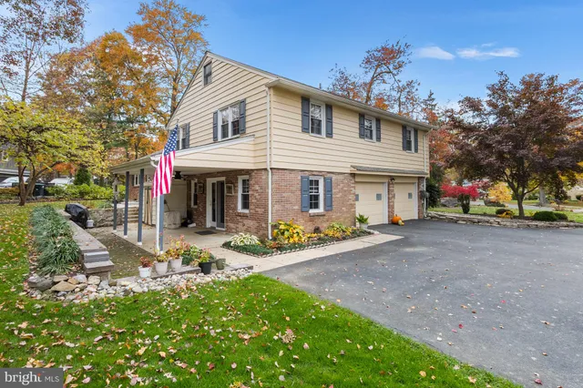 $575,000 | 2518 Deepwood Drive, Wilmington, DE 19810