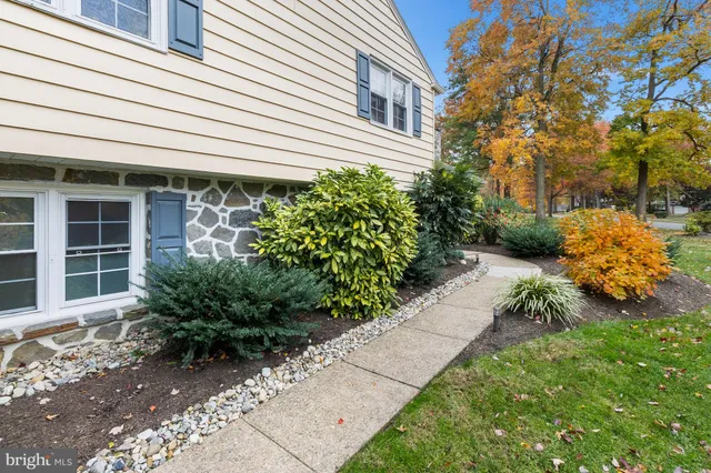 $575,000 | 2518 Deepwood Drive, Wilmington, DE 19810