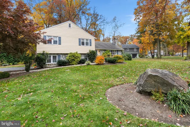 $575,000 | 2518 Deepwood Drive, Wilmington, DE 19810