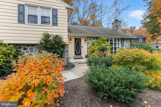 $575,000 | 2518 Deepwood Drive, Wilmington, DE 19810