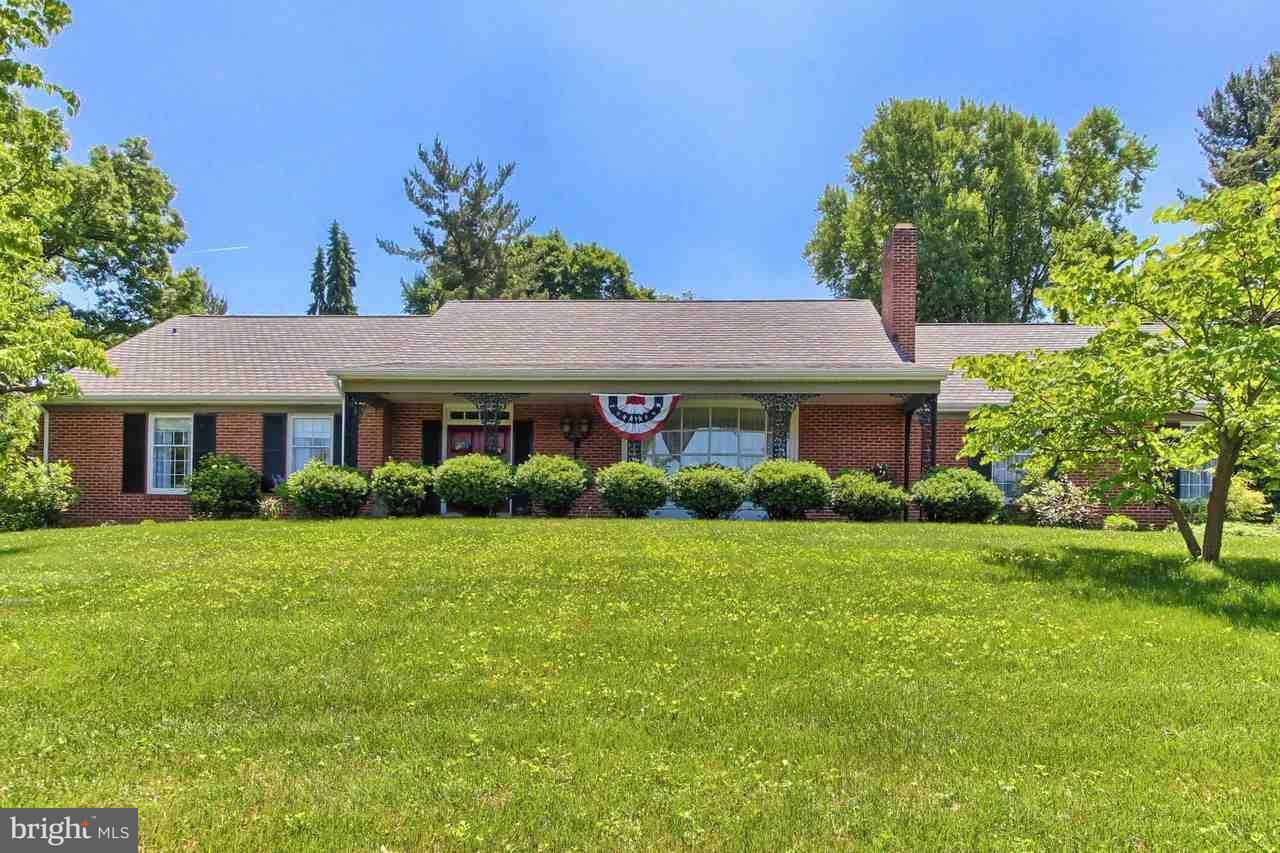 898 Clubhouse Road York, PA 17403 - Photo 1 of 28 Gallery Image 1