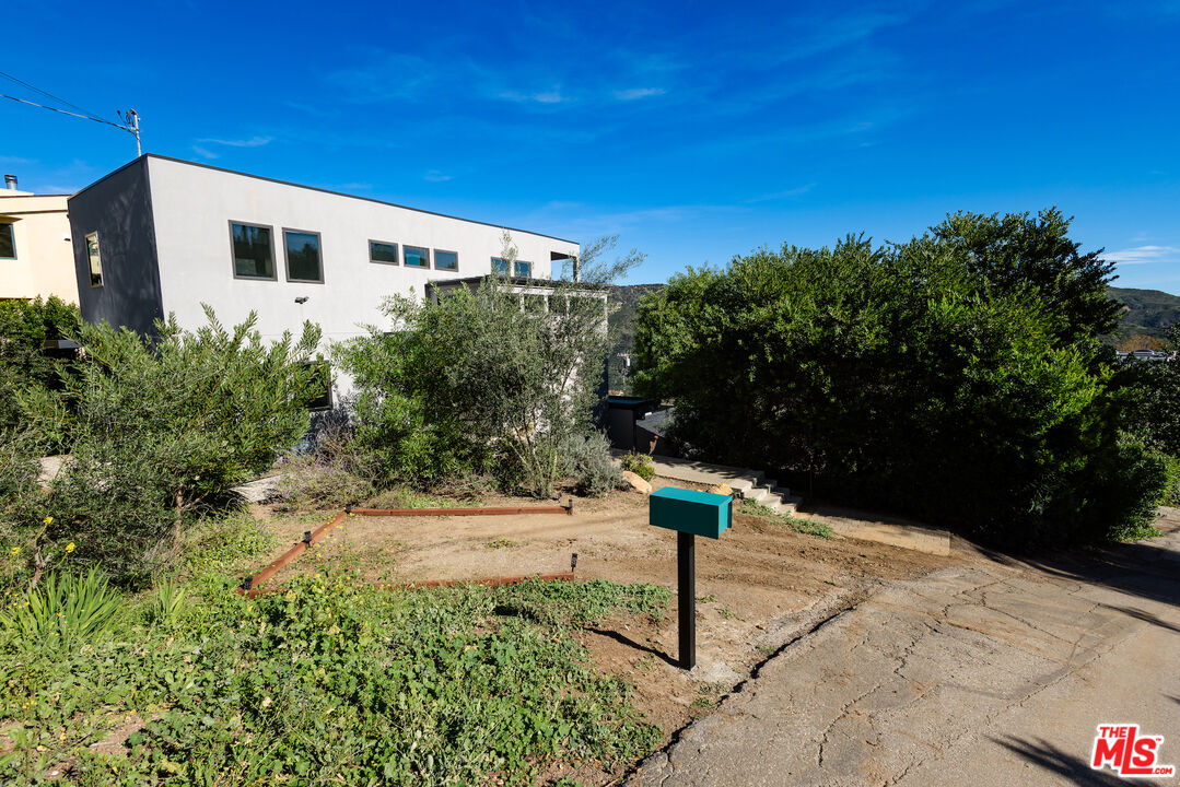 26349 Fairside Road Malibu, CA 90265 - Photo 4 of 42