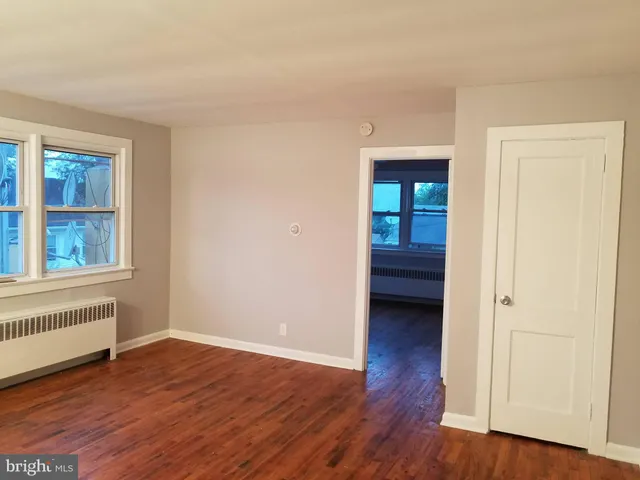 $1,099 | 7 East Main Street, Wrightstown, NJ 08562