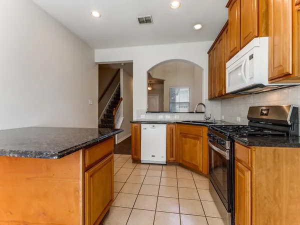 $2,595 | 636 Gray Stone Lane, Richardson, TX 75081