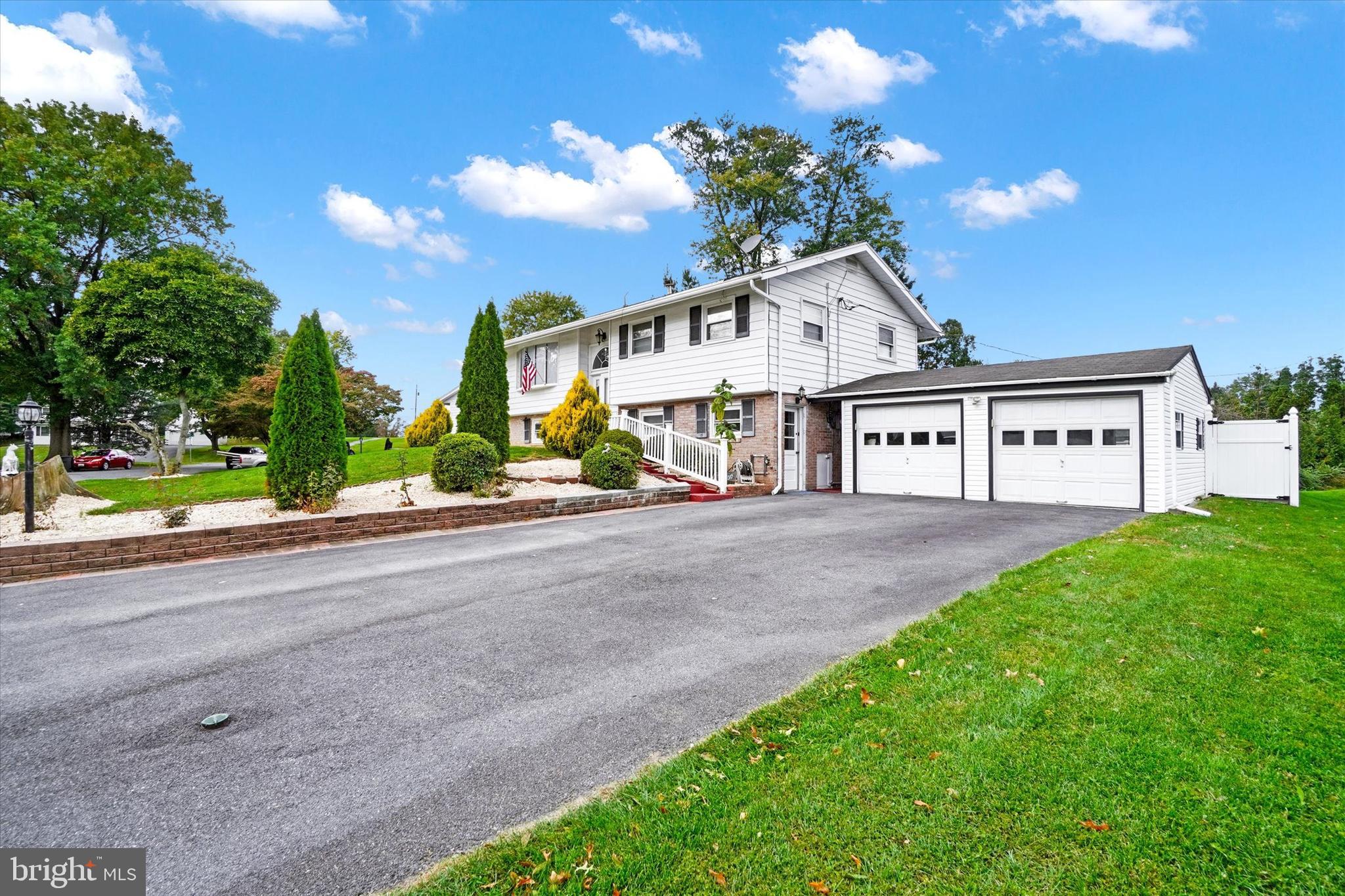 934 Raymee Drive Lancaster, PA 17601 - Photo 4 of 29