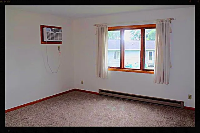 $1,295 | 1043 Terrace Drive, Onalaska, WI 54650