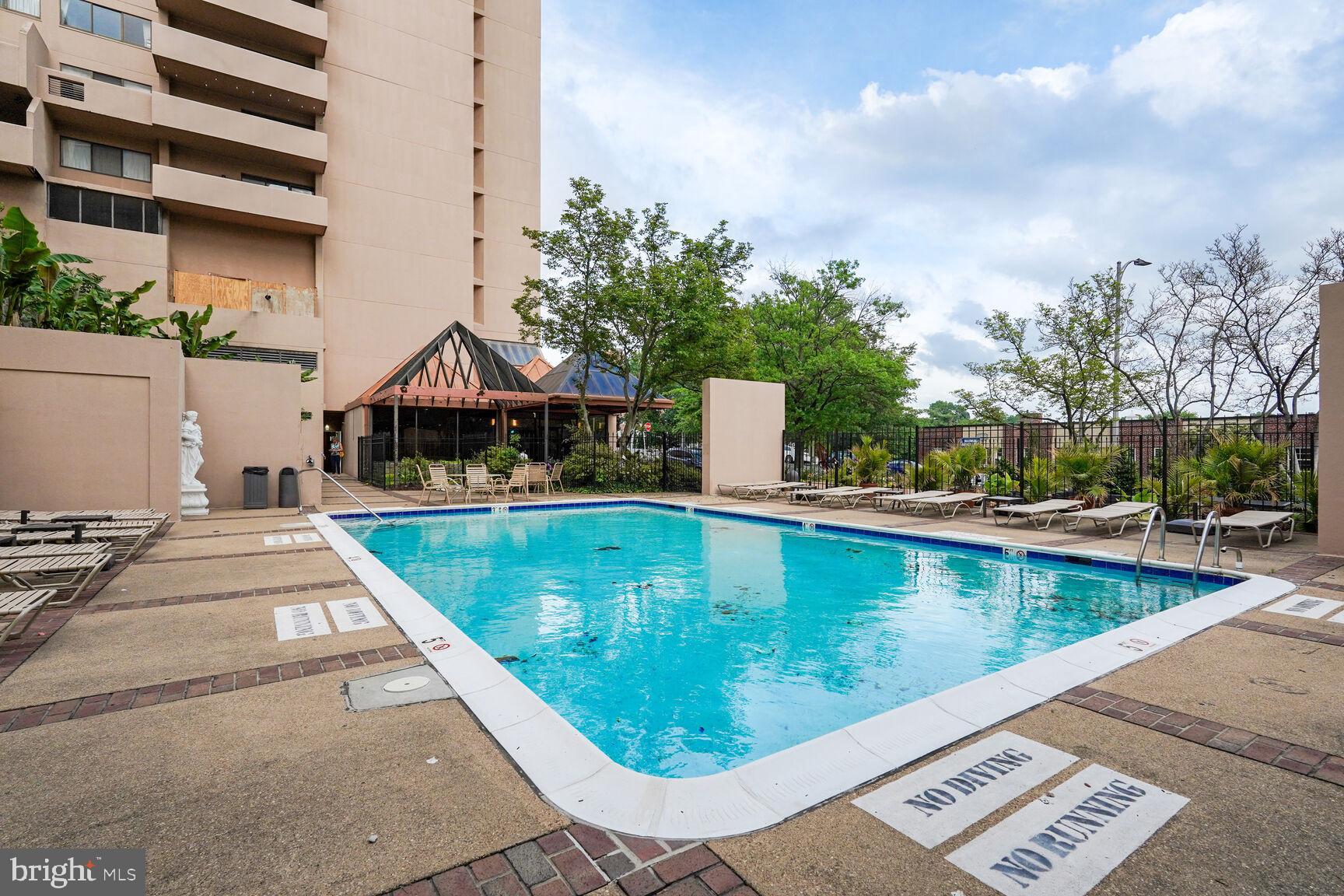 1301 North Courthouse Road, Unit 810 Arlington, VA 22201 - Photo 17 of 31 Pool