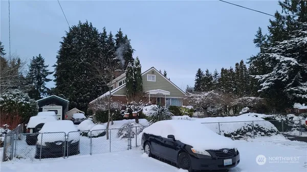 $1,100,000 | 522 Northeast 127th Street, Seattle, WA 98125