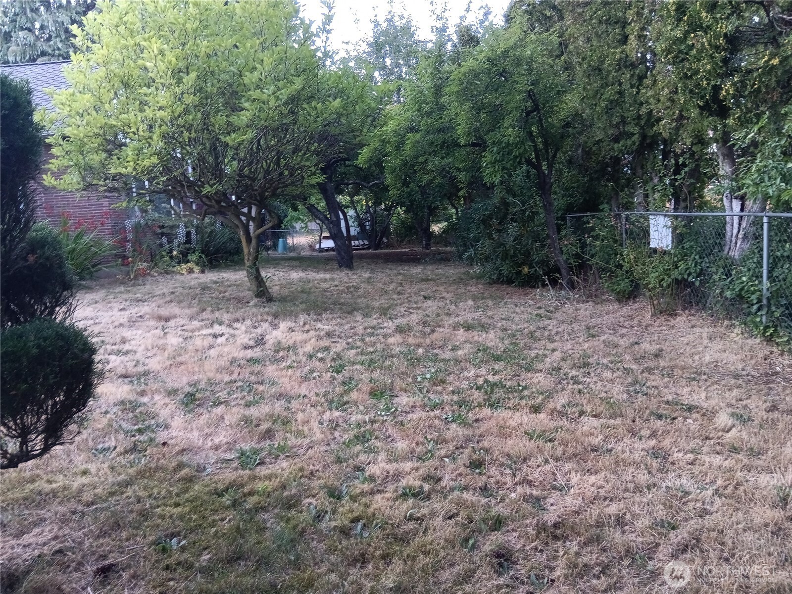 522 Northeast 127th Street Seattle, WA 98125 - Photo 14 of 14