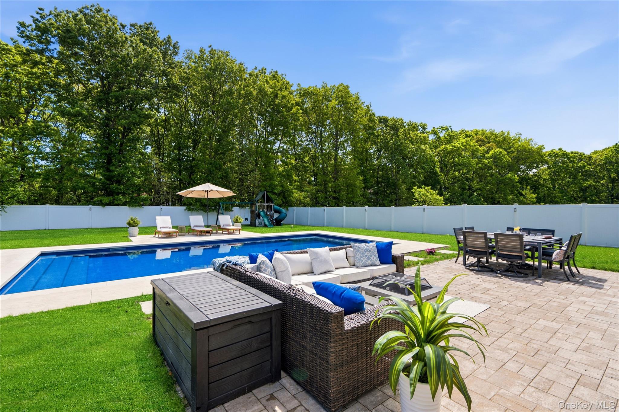 587 Blue Point Road Holtsville, NY 11742 - Photo 29 of 38