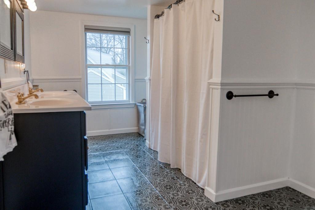 182 Overlook Drive Springfield, MA 01118 - Photo 23 of 29 Gallery Image 23