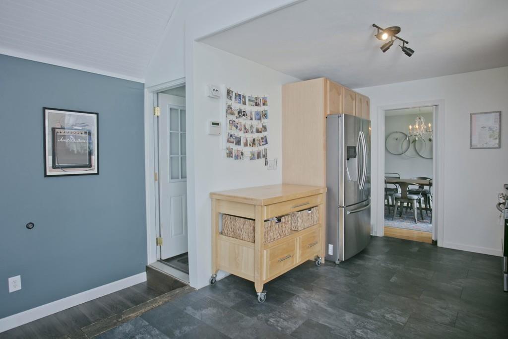 182 Overlook Drive Springfield, MA 01118 - Photo 9 of 29 Gallery Image 9