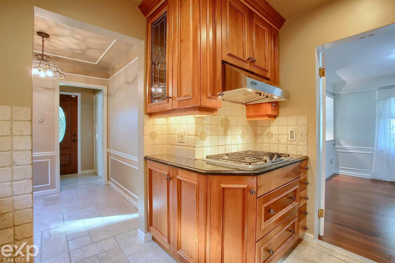1208 Vernier Road Grosse Pointe Woods, MI 48236 - Photo 8 of 26