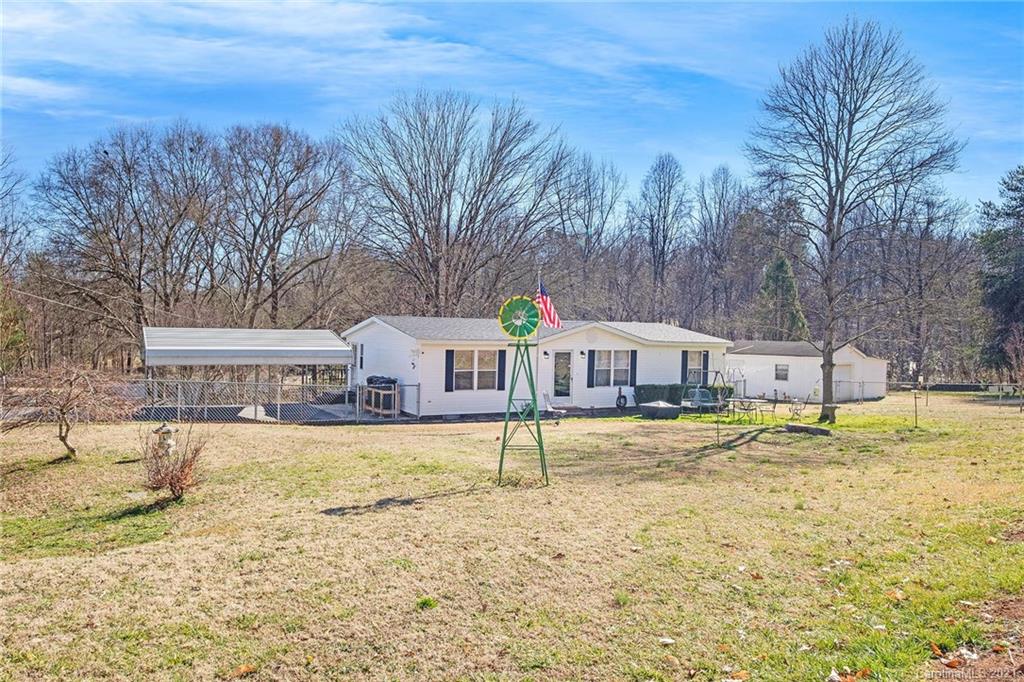 104 Riding Road Mount Holly, NC 28120 - Photo 2 of 29 Gallery Image 2