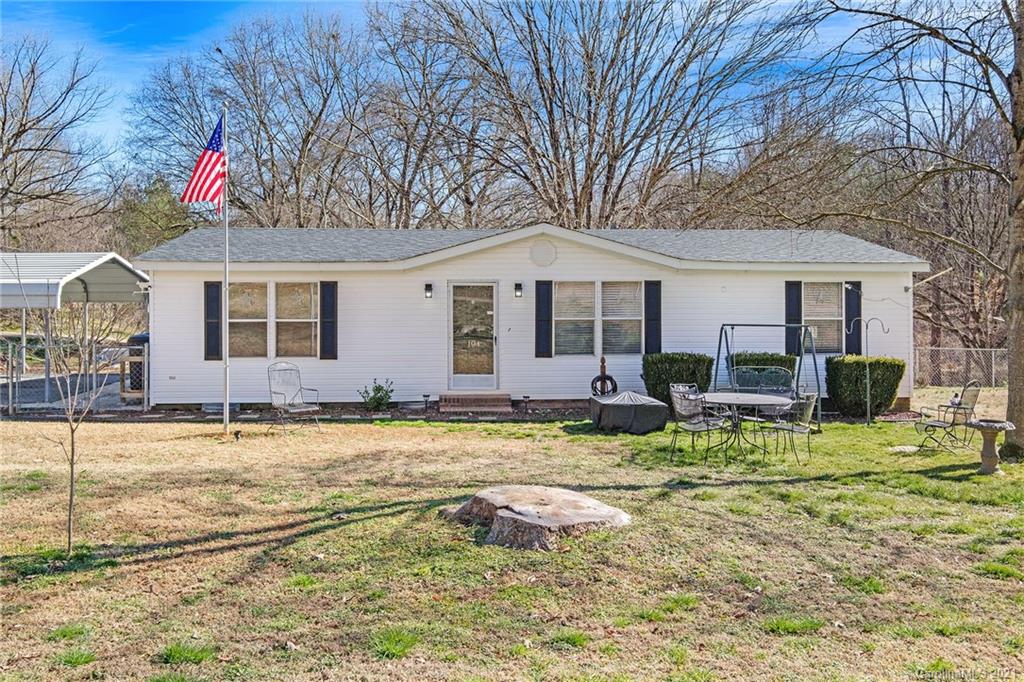 104 Riding Road Mount Holly, NC 28120 - Photo 4 of 29 Gallery Image 4