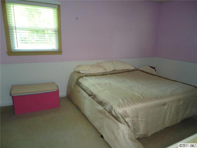 8621 Idlewild Road Charlotte, NC 28227 - Photo 11 of 16 Gallery Image 11