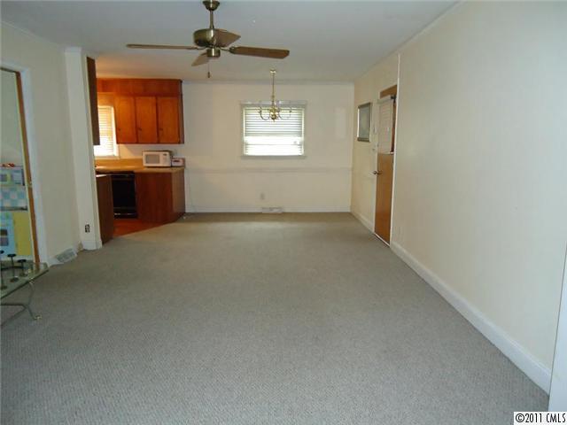 8621 Idlewild Road Charlotte, NC 28227 - Photo 4 of 16 Gallery Image 4