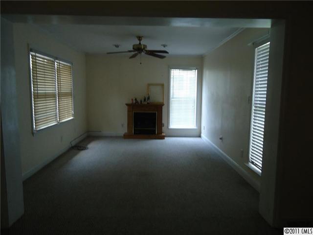 8621 Idlewild Road Charlotte, NC 28227 - Photo 5 of 16 Gallery Image 5