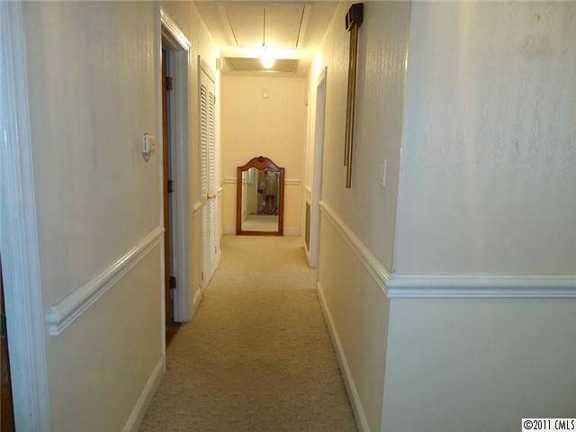 8621 Idlewild Road Charlotte, NC 28227 - Photo 7 of 16 Gallery Image 7