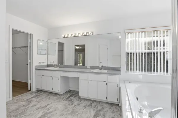 $2,600 | 1429 Northwest 98 Terrace, Gainesville, FL 32606