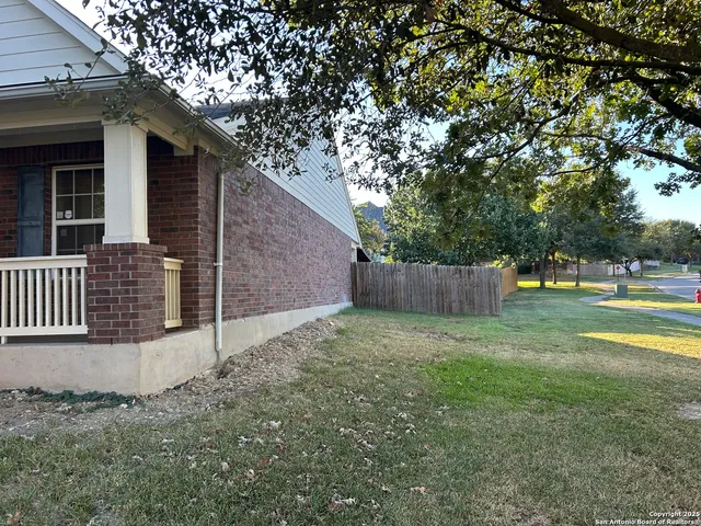 $2,100 | 14000 Massena Park, Live Oak, TX 78233